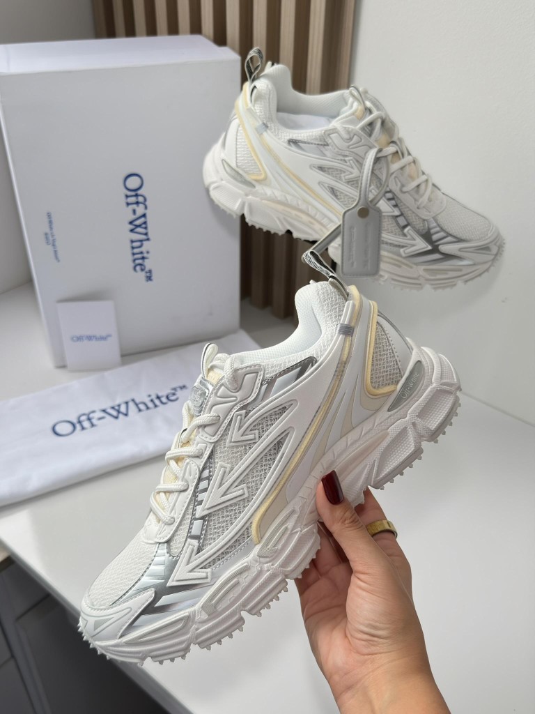 Tenis Off-White con caja y dust bag